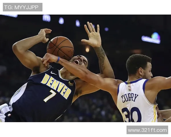 勇士与掘金激战再度上演西部强强对决 谁能在季后赛中占据先机